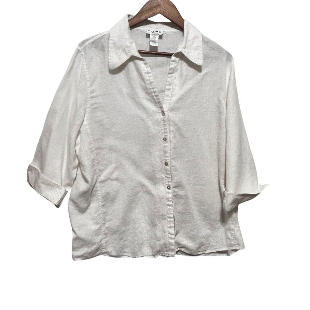 David N Woman Coastal Minimalist Button 1X White Linen Capsule Classic Lagenlook